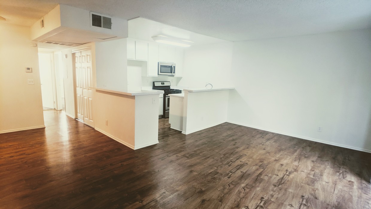 Windward Isle Apartments