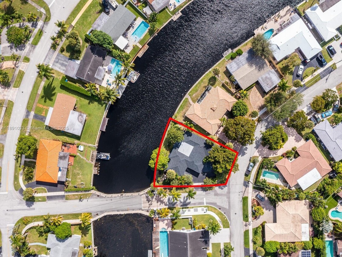 Primary Photo - 2856 NW 10th Ave
