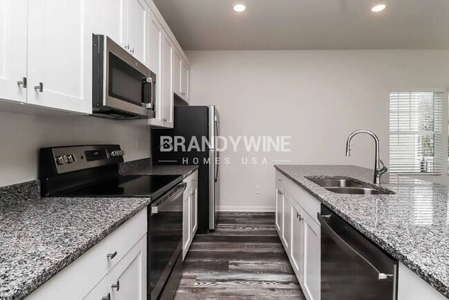 Building Photo - 1713 Eastway Dr