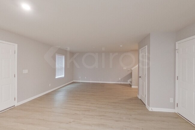 Building Photo - 357 Hawthorn Trl