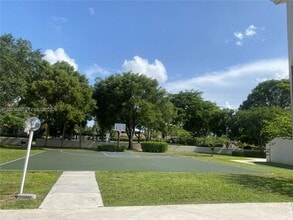 Building Photo - 514 Gardens Dr