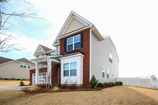 Building Photo - 140 Glastonbury Dr