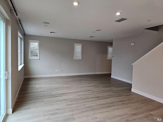 Building Photo - 513 Aliki Dr