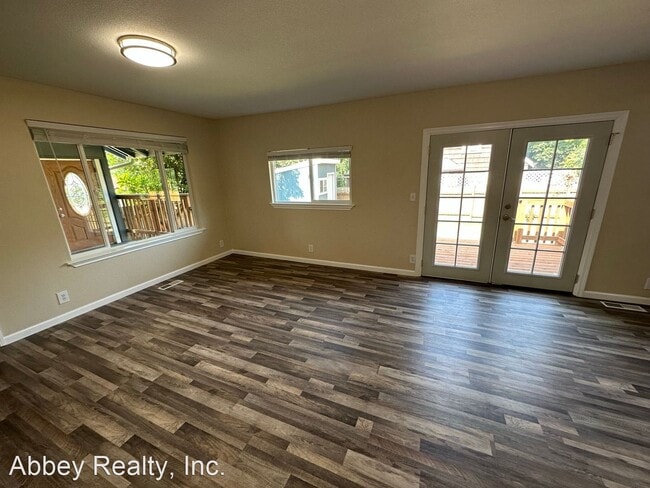 Building Photo - 3 br, 2 bath House - 1330 7th Ave SE