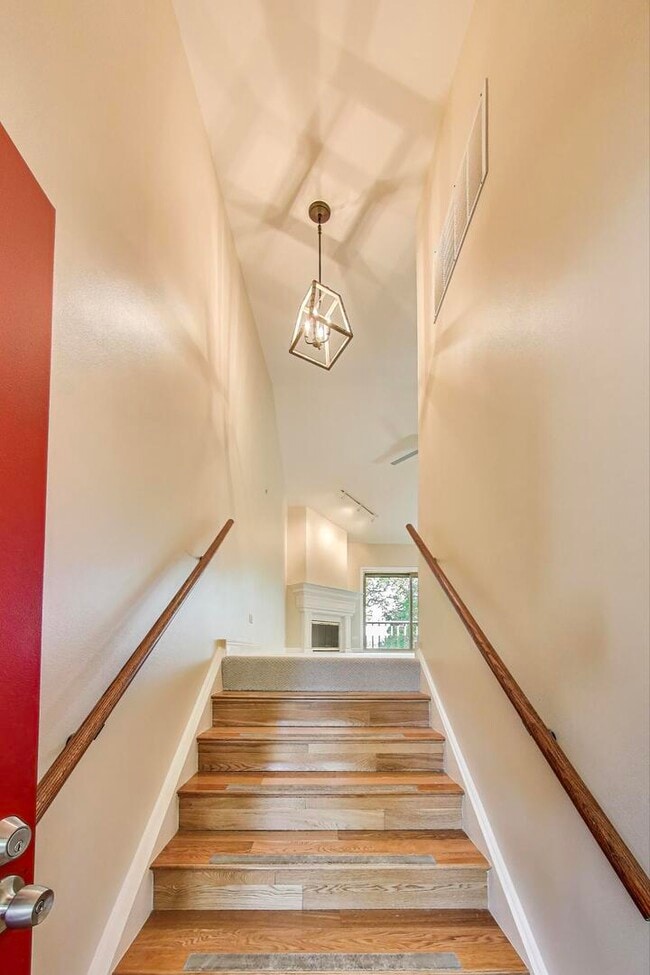 Foto del edificio - 25 Shoreline Rd