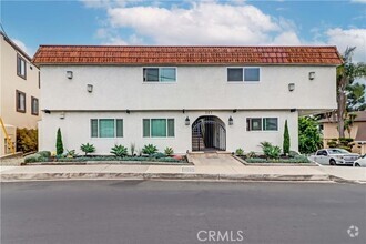 Building Photo - 207 W Marquita
