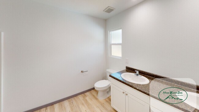 Building Photo - RENT SPECIAL FOR 2 MONTHS!