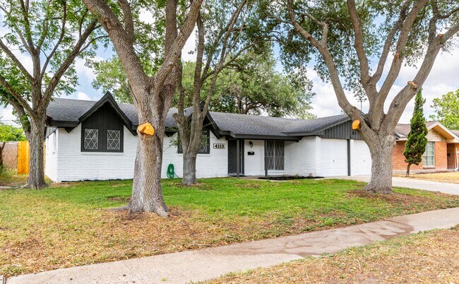 Building Photo - 4113 Kingston Dr