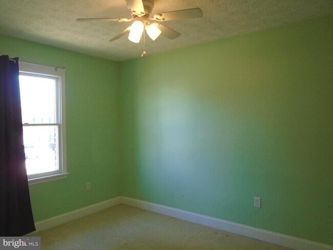 Building Photo - 602 Winslow Dr