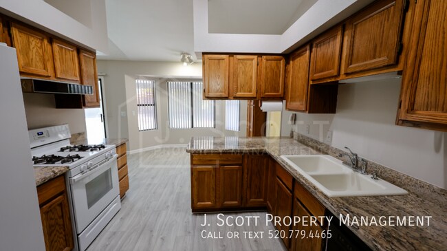 Foto del edificio - 8957 W Rose Ln