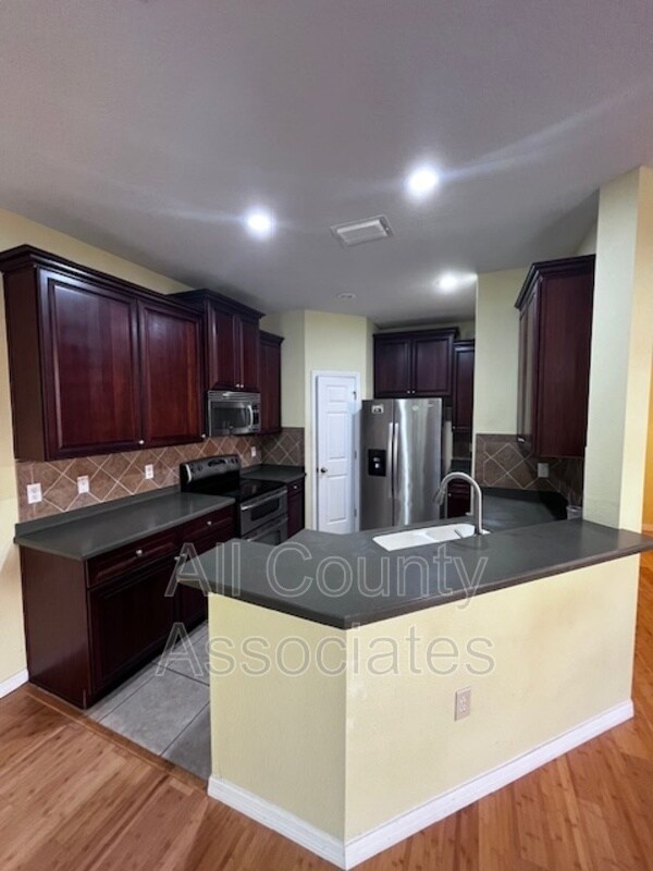 Foto del edificio - 8341 Shallow Creek Ct