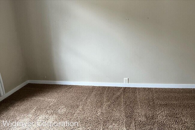 Building Photo - 3 br, 2 bath House - 728 Military Dr