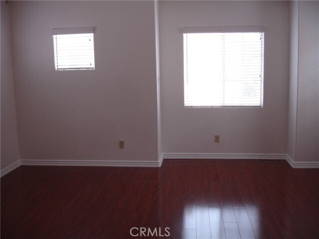 Building Photo - 301 Lampman Way