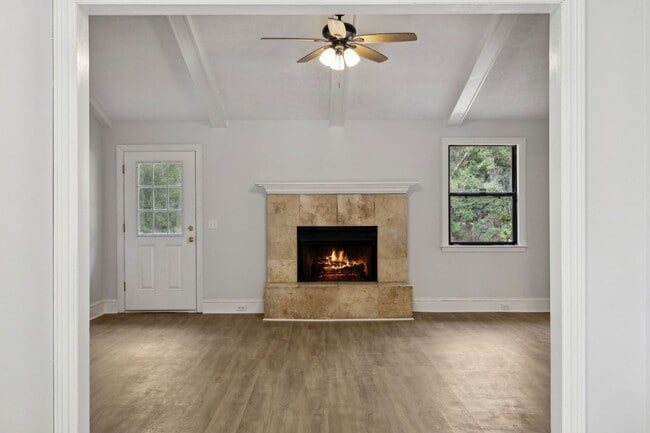 Building Photo - Newly Renovated 3 Bedroom Home on 1 Acre – No HOA!