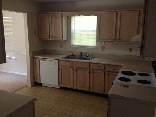 Building Photo - 6481 Pine Grove Ct