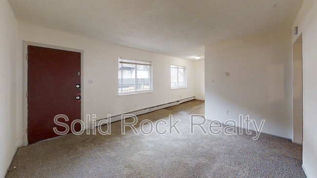 Building Photo - 1411 S Corona Ave