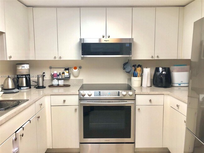 Foto del edificio - 2039 SE 10th Ave