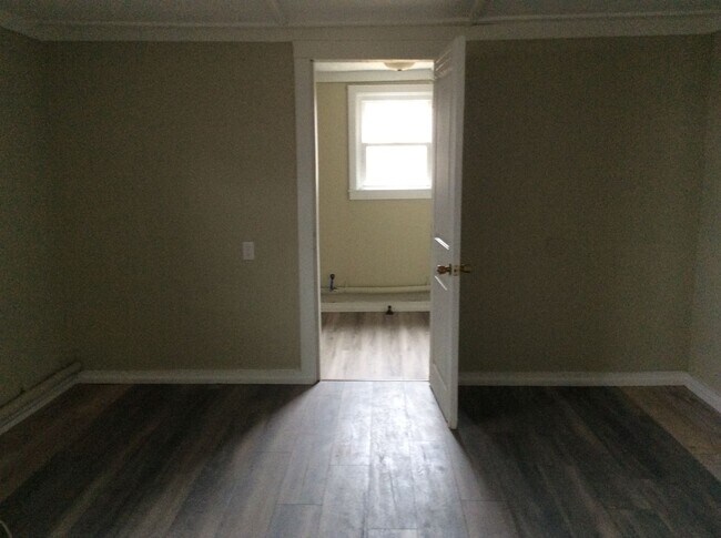 Building Photo - 359 Smith St