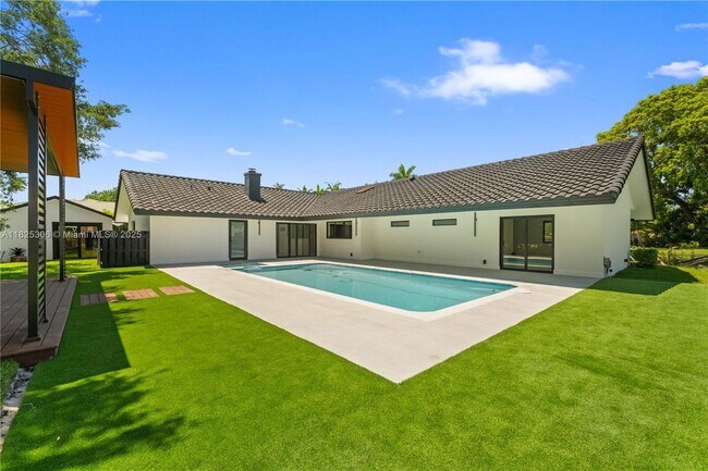Foto del edificio - 5020 Hawkhurst Ave