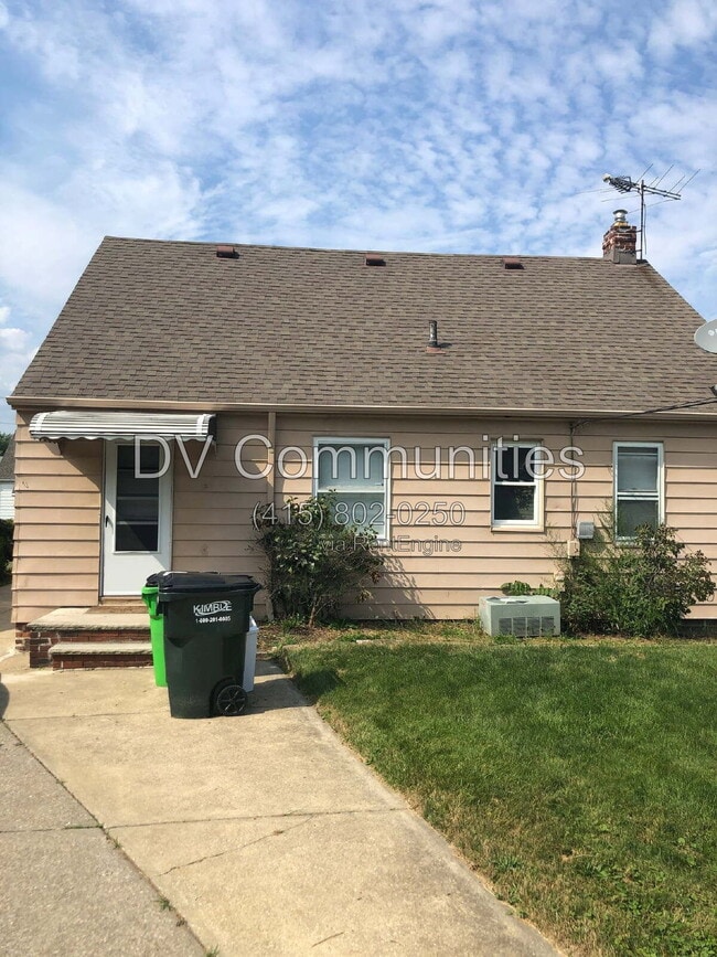 Building Photo - 13300 Oakview Blvd