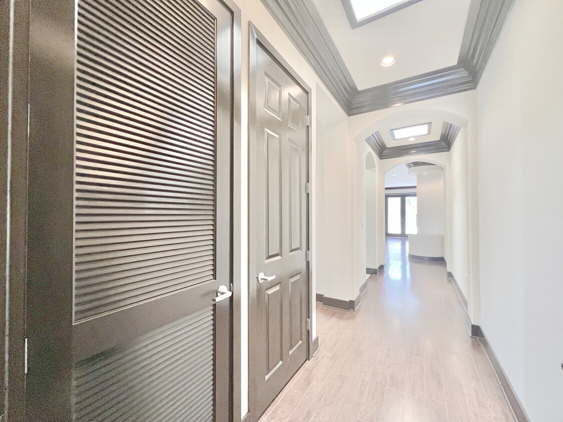 11833 Darlington Ave Unit 301, Los Angeles, CA 90049 Apartments in