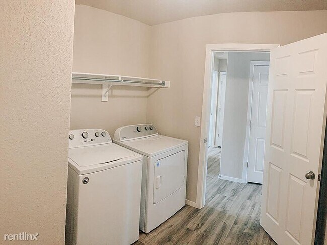 Building Photo - 3 br, 2 bath House - 4372 Gibson St