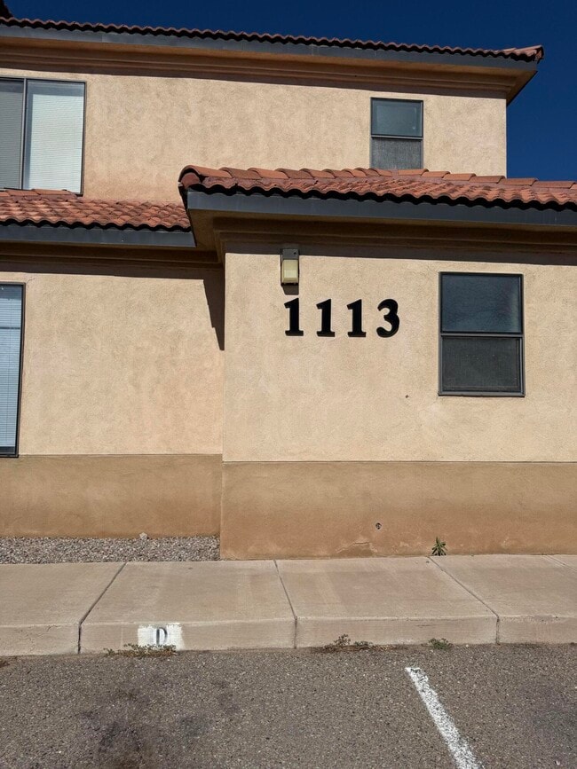Building Photo - 1113 Meadowlark Way SE