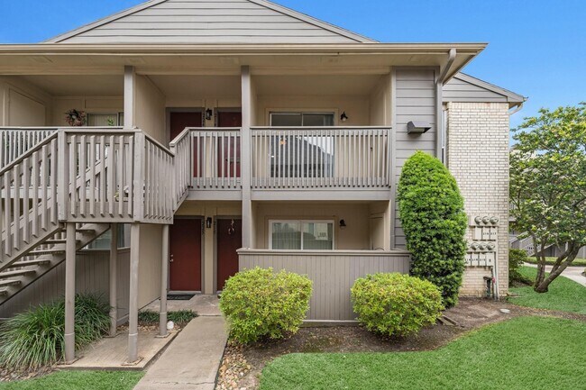 Building Photo - 1900 Bay Area Blvd