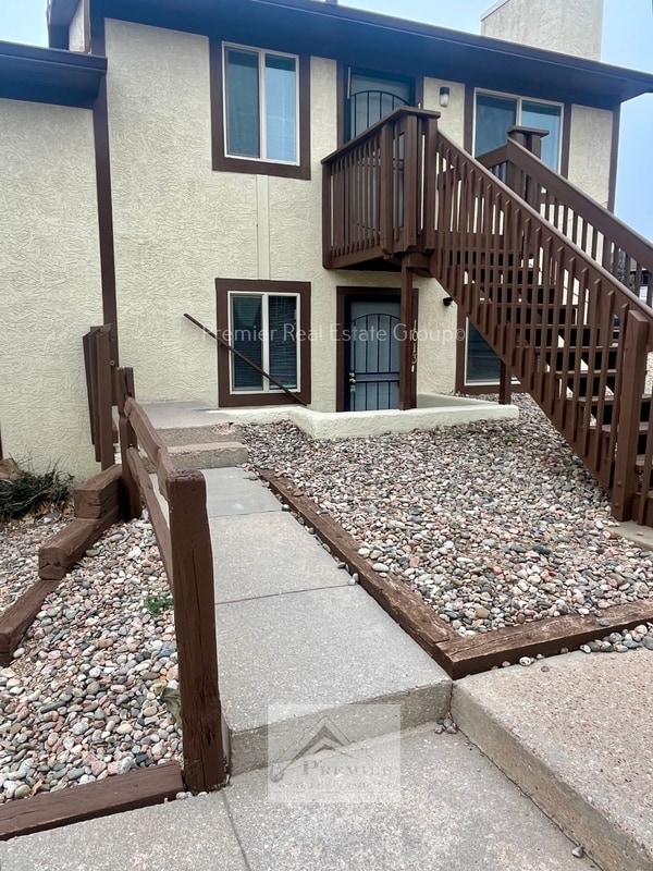 Foto del edificio - 1013 Western Dr