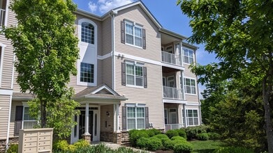 Building Photo - 627 Timberlake Dr