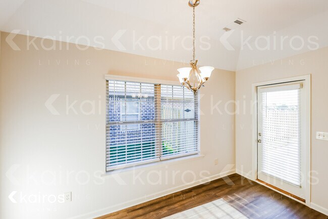 Foto del edificio - 115 Dawson's Mill Drive