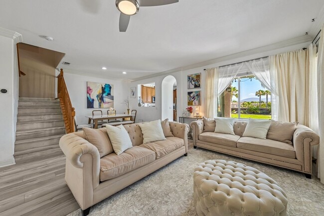 Building Photo - Beautiful Townhome in Chula Vista zz