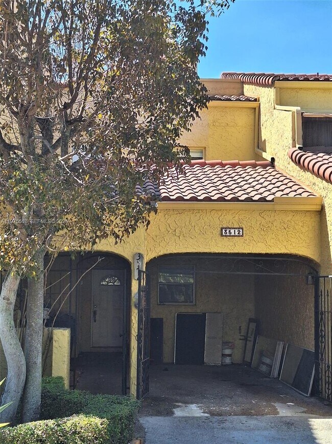 Foto del edificio - 3512 Estepona Ave