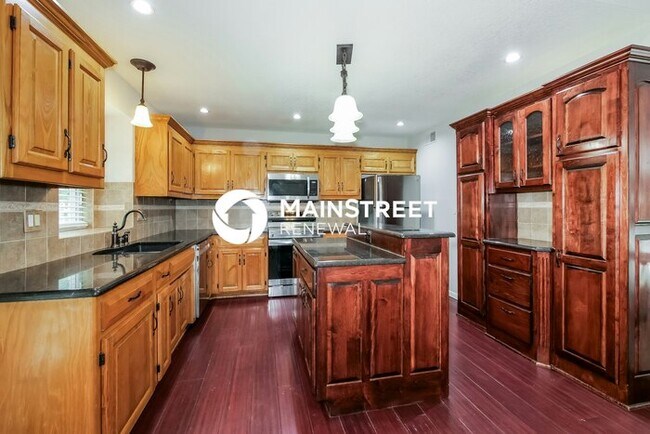 Building Photo - 3 Bedroom Pet-Friendly Home in Lee's Summi...