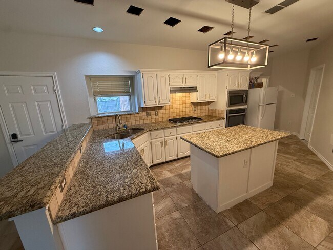 Foto del edificio - 610 Butternut Dr