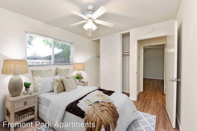 Foto del edificio - 4737 Thornton Ave