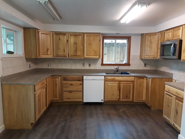 newly remolded kitchen-stove, fridge coming - 919 109th St SE