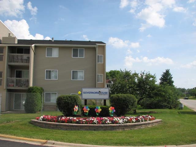 Exterior - Governors House Apartments