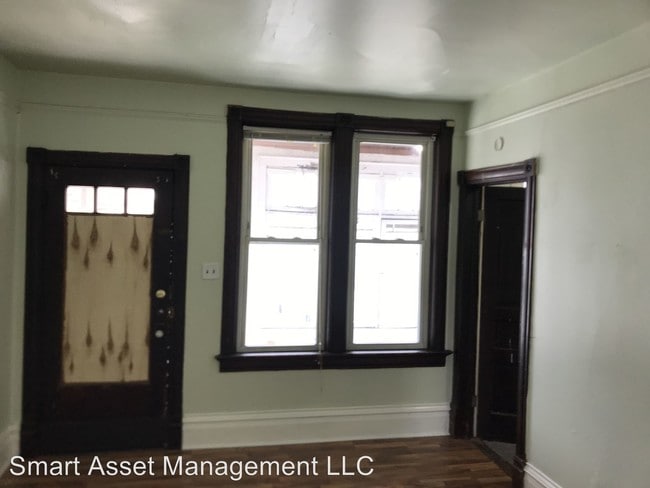 Building Photo - 1513 S 63rd St