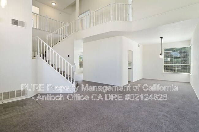 Building Photo - 1832 Fairhaven Way