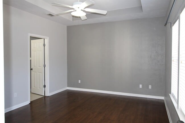 Foto del edificio - 53 Covington Cir