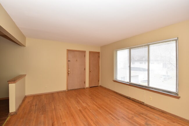 Building Photo - 8806 W Villard Ave