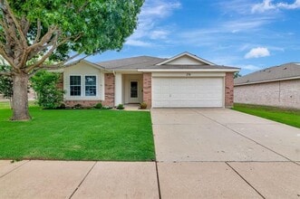 Building Photo - 216 Hilltop Dr