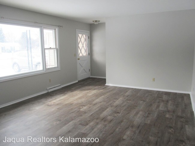 Building Photo - 3 br, 2 bath House - 1408 Romence Rd.