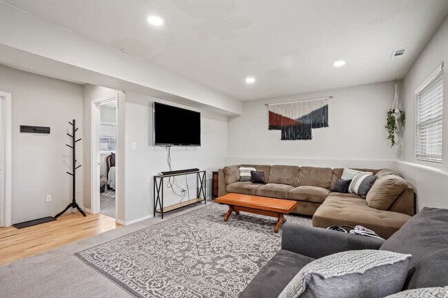 Building Photo - 1619 Ruby Ct