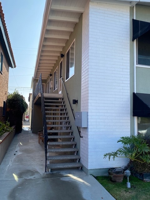 Longterm tenants. 5 units. 3 upstairs, 2 down. - 124 Quincy Ave