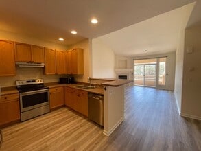 Building Photo - 8457 S Hoyt Way