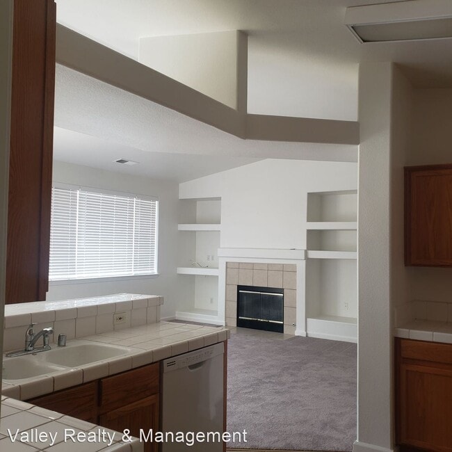 Building Photo - 3 br, 2 bath House - 863 Valley Vista Dr.