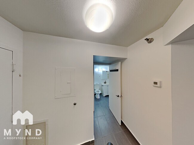 Building Photo - 2333 Feather Sound Dr