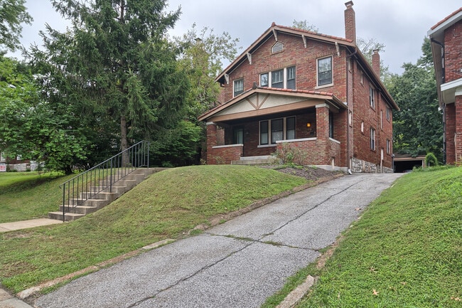 Building Photo - (201) 7230-32 Forsyth Blvd